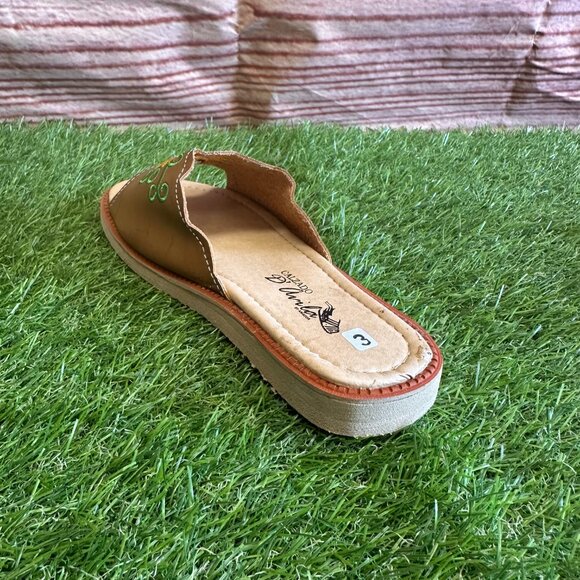 Women's Genuine Leather Brown Sandals with Sunflower Details Handmade in Mexico - Picture 2 of 7